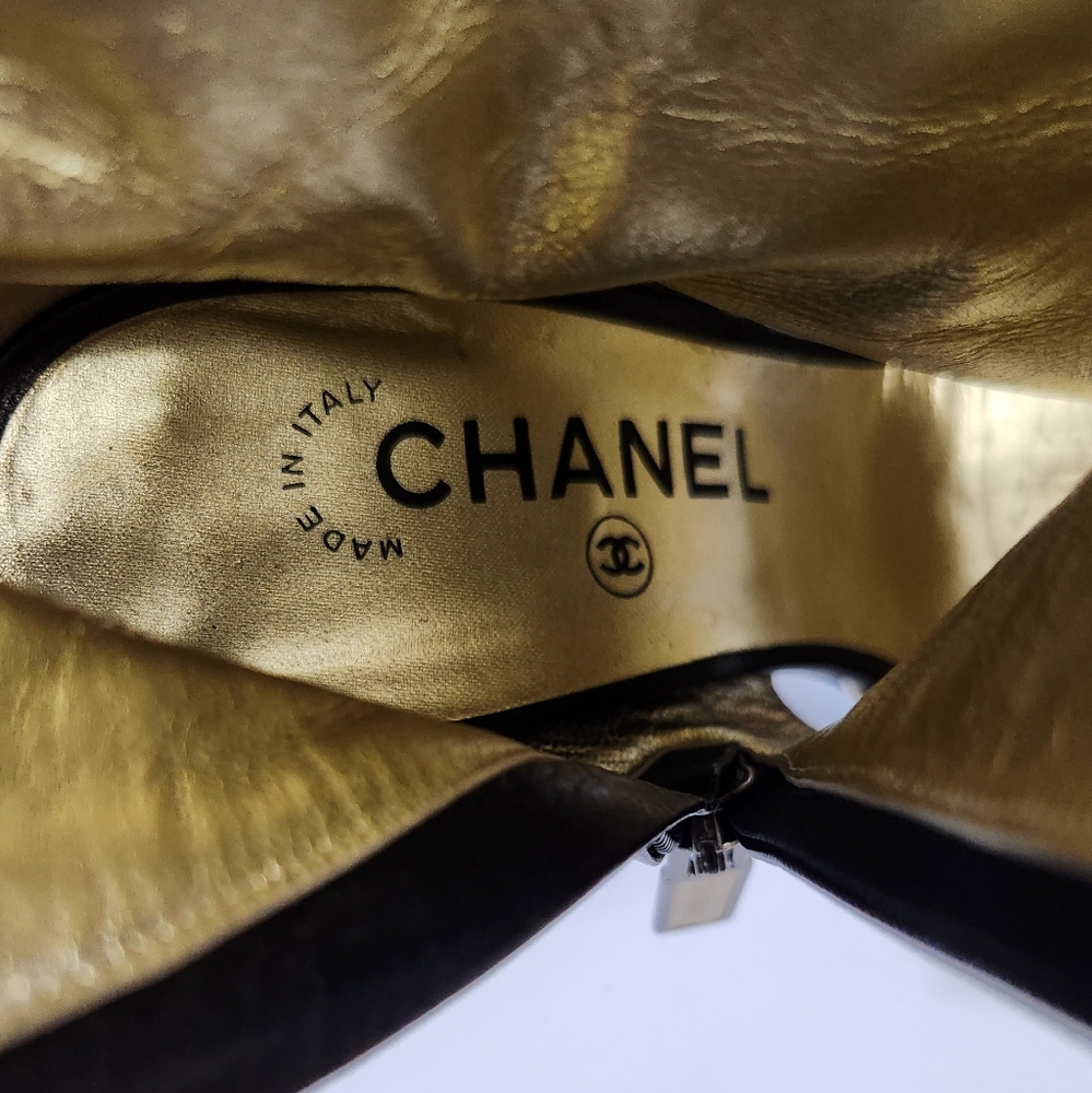CHANEL Black‎ and Cream Heeled Boots - Picture 14 of 16